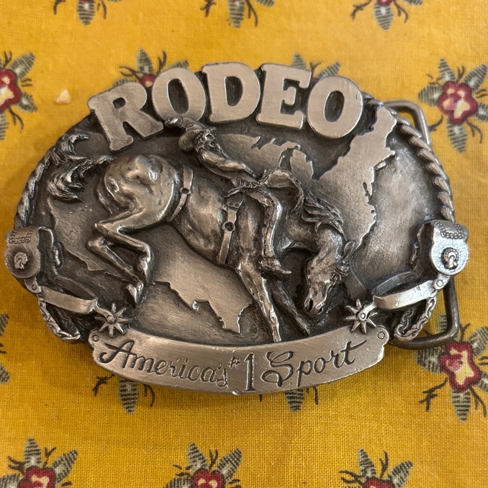 Silver Rodeo Belt Buckle - Picture 1 of 2